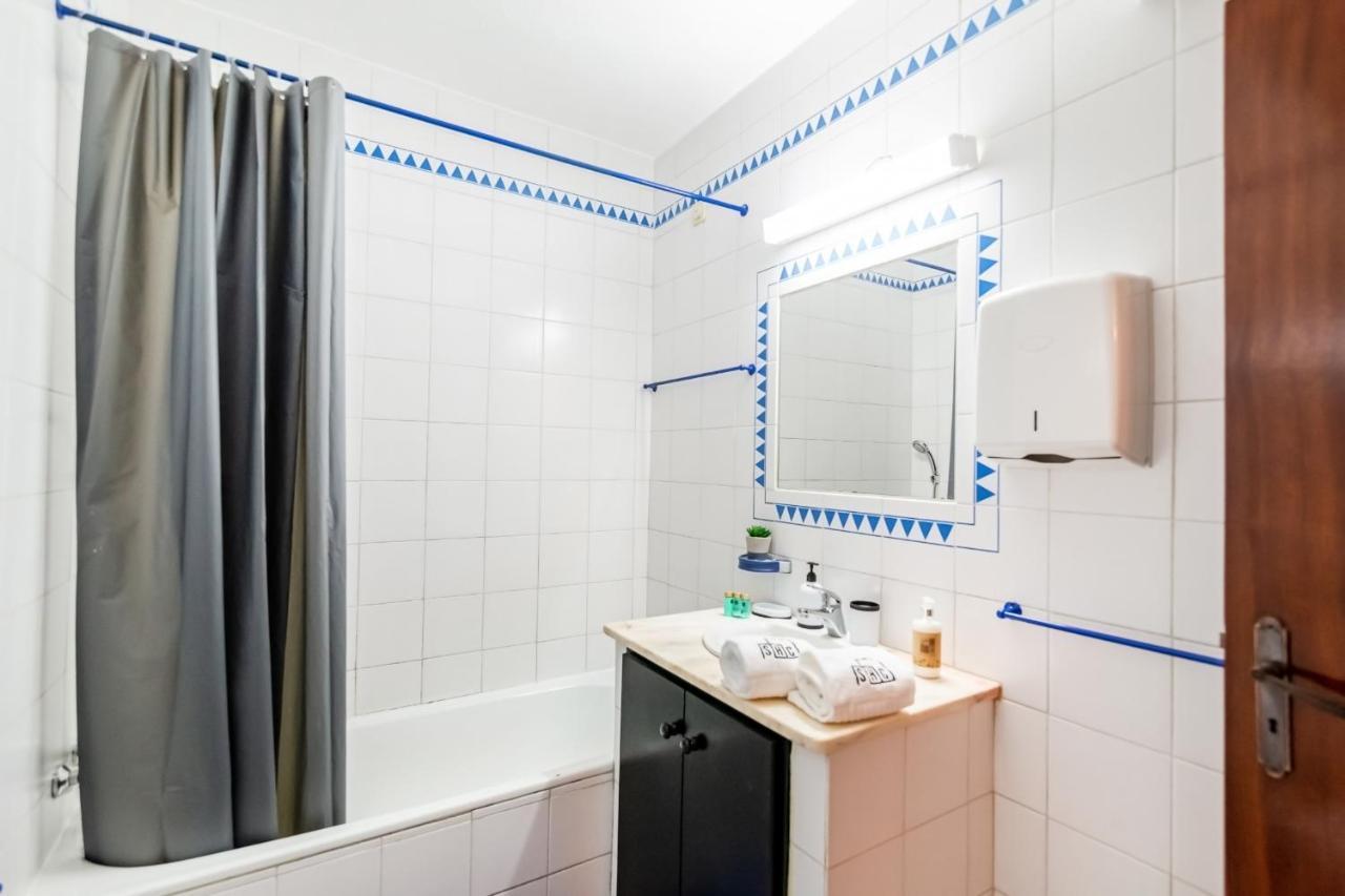 Apartment In Praia Da Rocha With A-C, Terrace In Portimao Luaran gambar